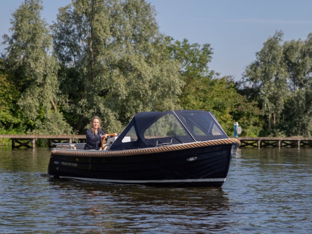 Primeur 570 Diesel in het water