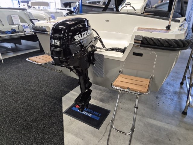 Nautica 490 motor