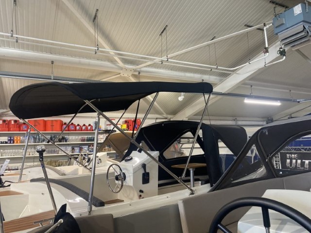 Nautica 490 bimini